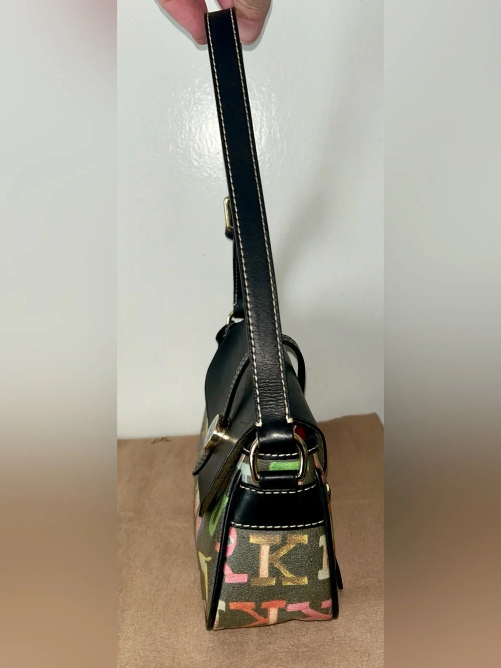 Dooney & Bourke Doodle (Crayon Graffiti) Collection Flap
Shoulder Bag. Y2K Rare - Picture 4 of 9